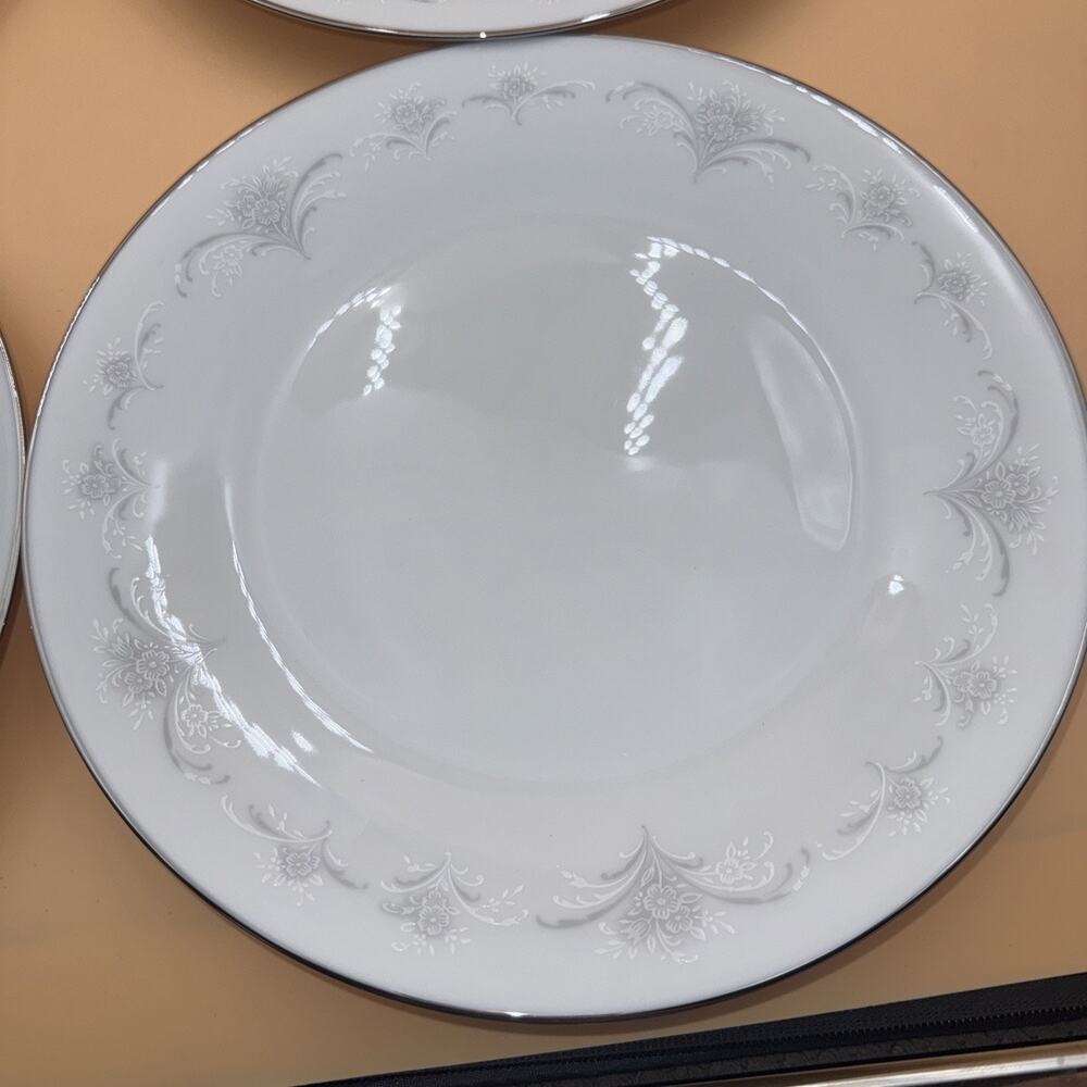 Noritake Casablanca 6842 Dinner Plates Set of 6 – 10.5” - Picture 4 of 10
